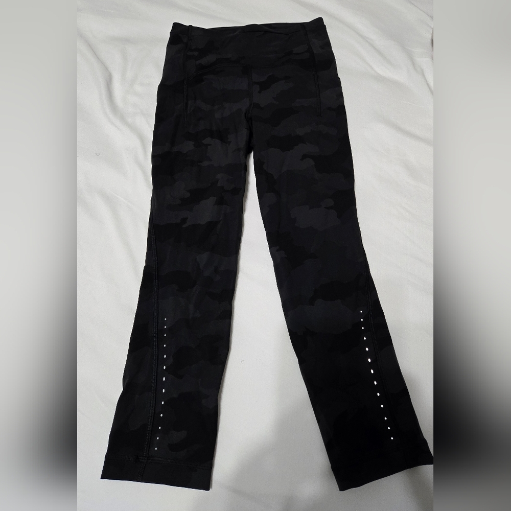 lululemon athletica Dark Camouflage Cropped Leggings